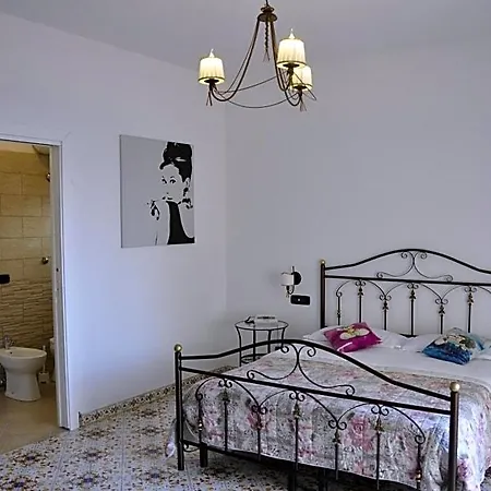 Esperia Hotel 3*