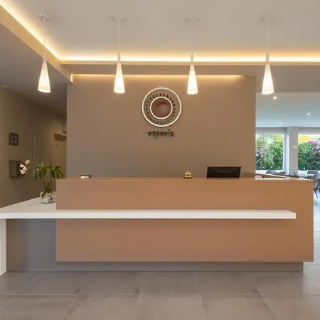 Esperia Hotel 3*